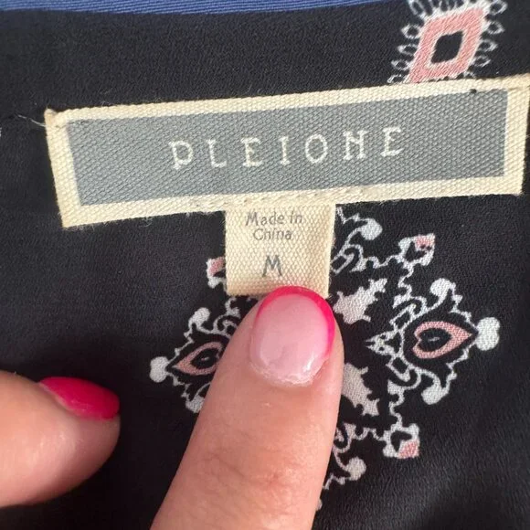 🔥 4 for $20 DEAL 🔥 Pleione Black Printed Blouse Size M - Picture 3 of 9